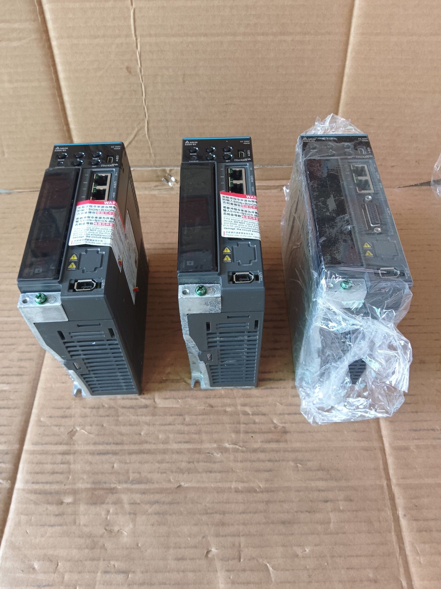 台达B3驱动器400w：ASD一B3一0421一E，电压20