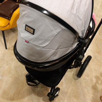 使用对比silvercross婴儿推车Surf Surf Signature和Wing哪个好?评测具体区别是?