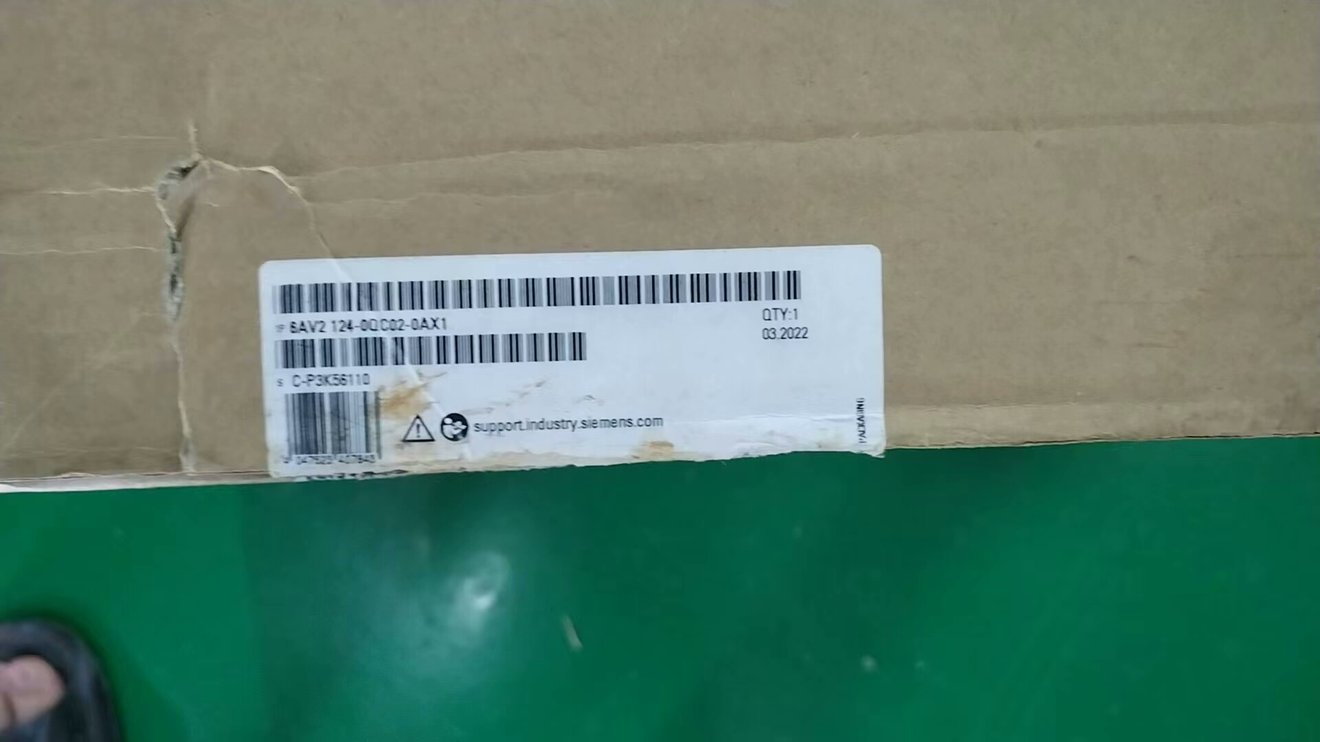 6SV2124-0QC02-0AX1原装仅拆封