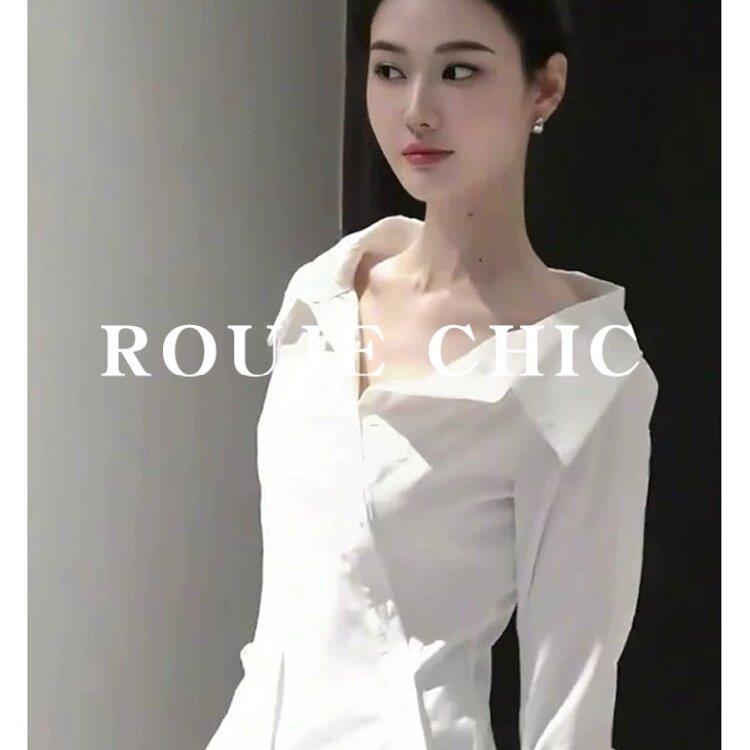法国rouje chic白色斜边扣露肩长袖衬衫女春季纯欲风修身收腰衬衣