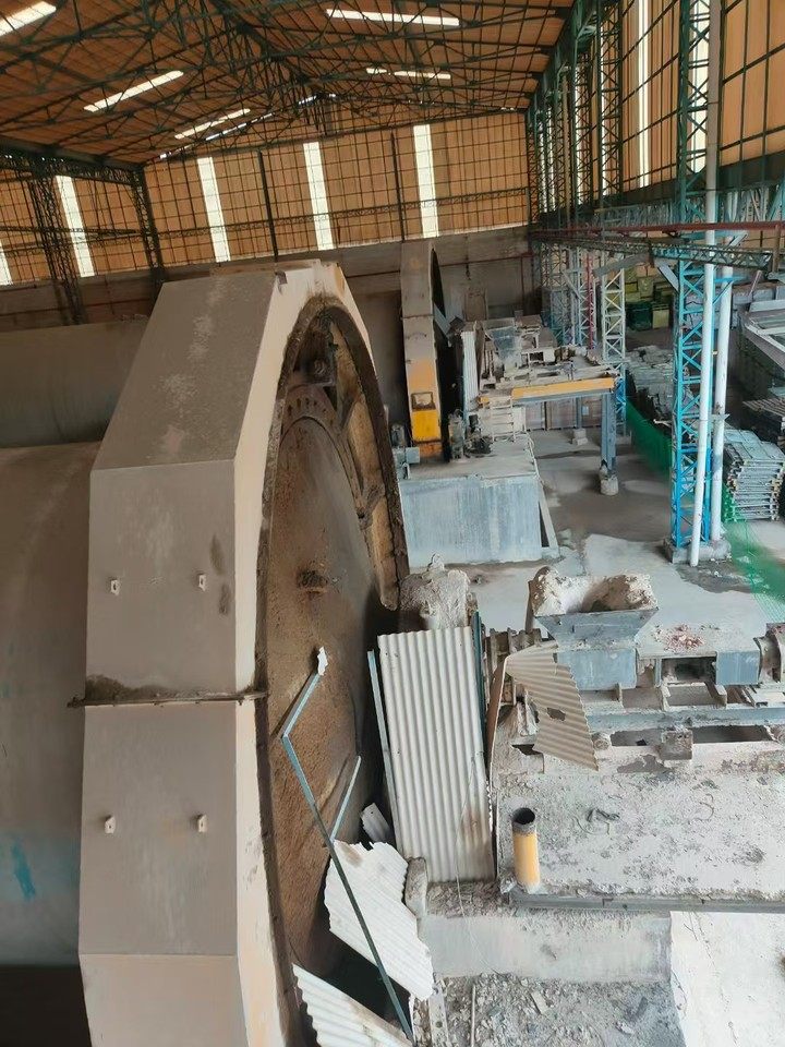 1月20日佛山广东省佛山市的6台套4.2*15米高铝陶瓷衬板轴承球磨机拍卖网络拍卖公告