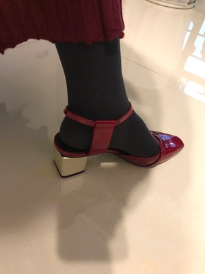 大家评测使用Luxury Rebel凉鞋怎么样，揭秘如何鉴定真伪