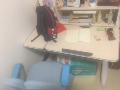 中沪爱童儿童书桌怎么样?用后一个月告诉大家内幕!