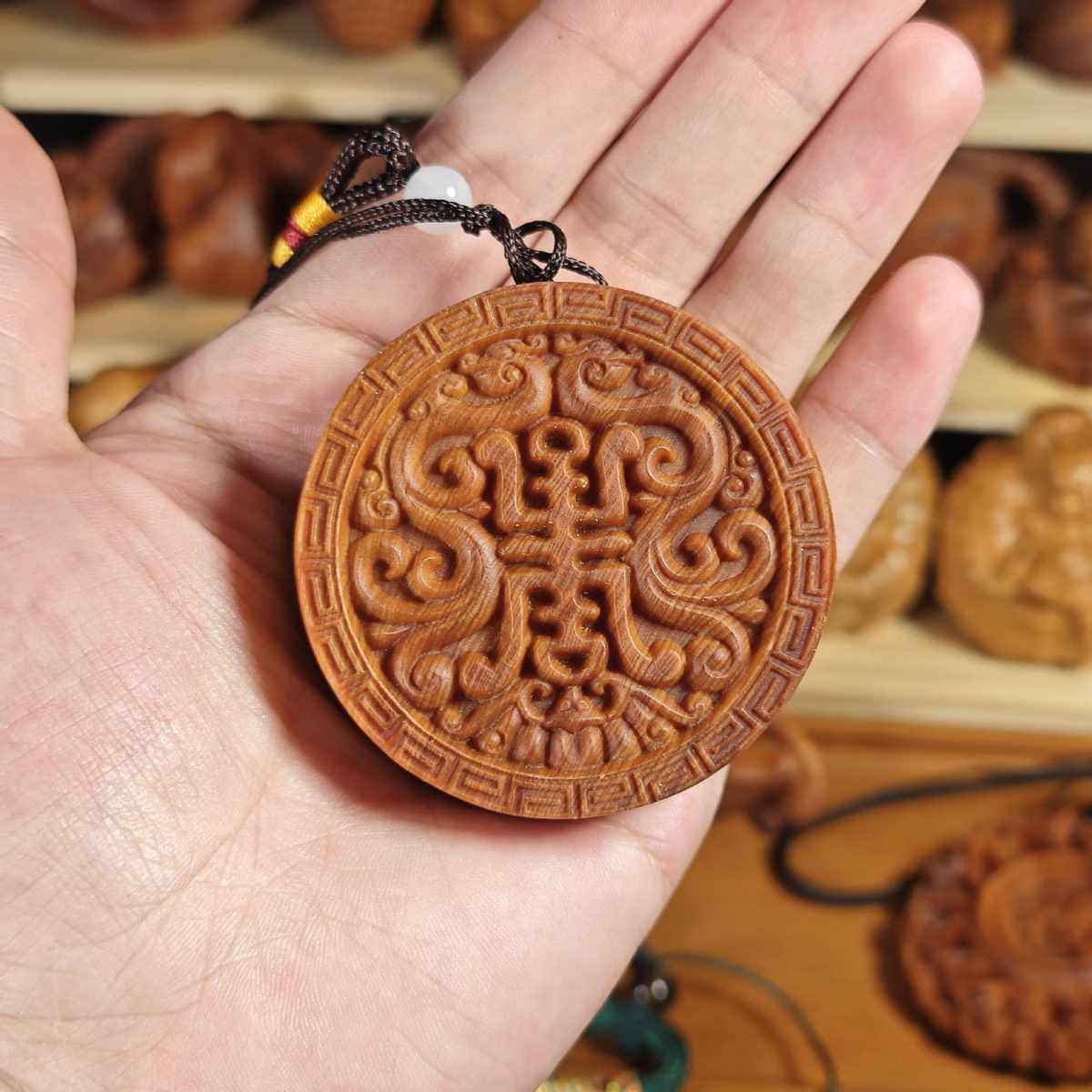 太行崖柏陈化料寿牌精工满雕无事牌吊坠文玩高油密手把件