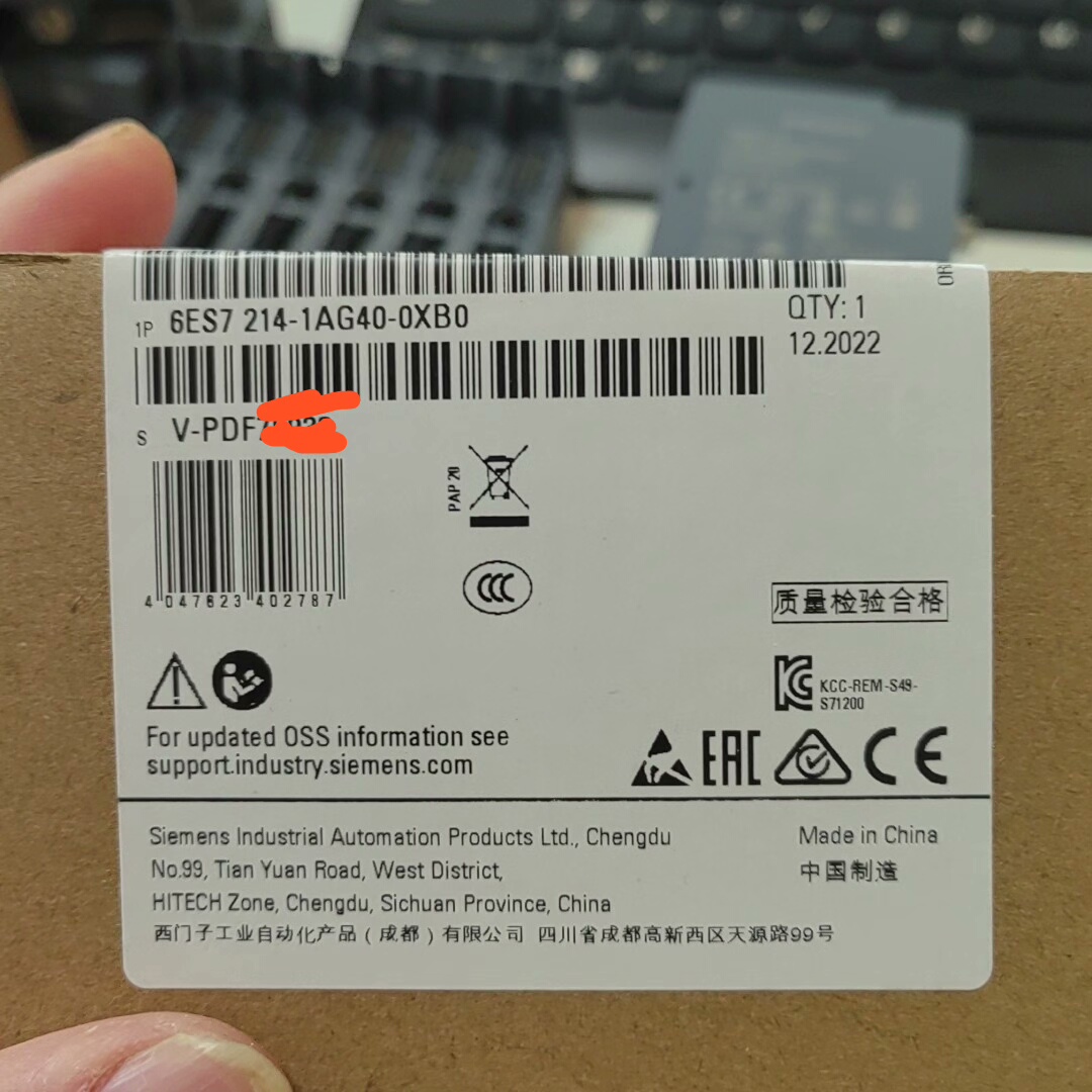 西门子6ES7214-1AG40-0XB0全新原装未开封。