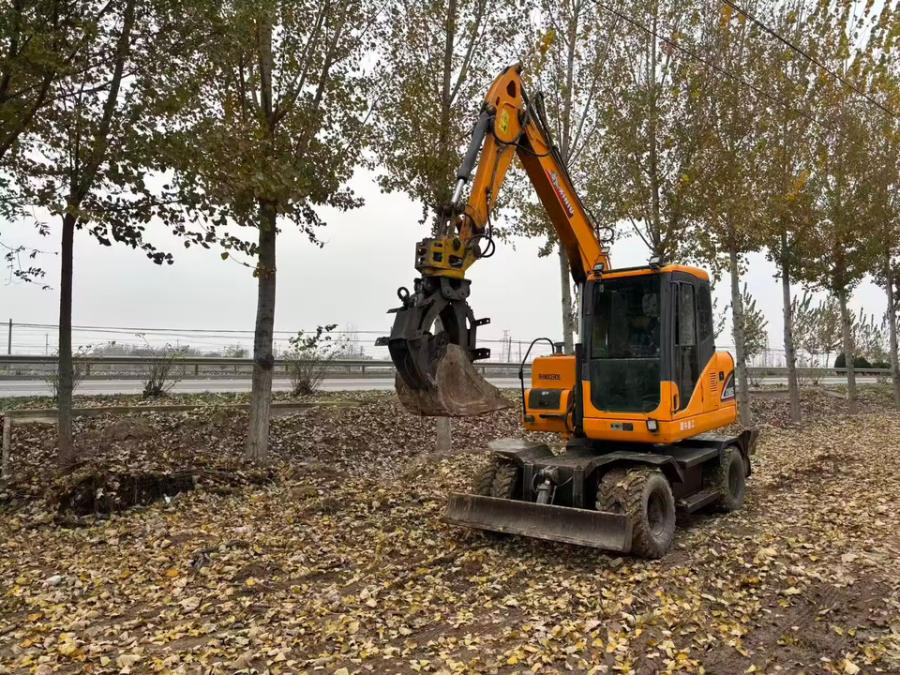 11月21日邢台犀牛80带抓木器带斗（自动挡、有推土铲支腿）轮式挖掘机网络拍卖公告