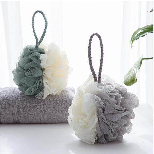 Dual-color bath flower patchwork exfoliating bubble bath bal