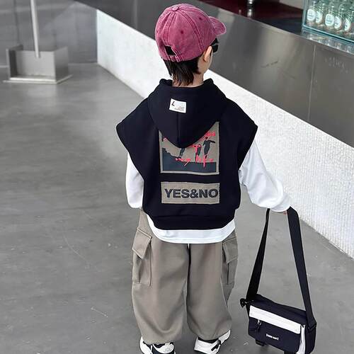 法国Uamtor男童秋装套装2025新款时髦儿童春秋宝宝韩版痞帅三件套