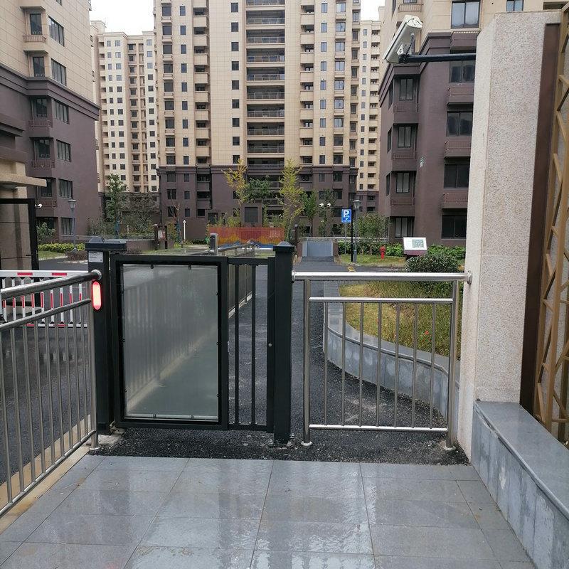 现货供应不锈钢护栏门港式镀锌钢护栏道路小区隔离栏防护设施防撞