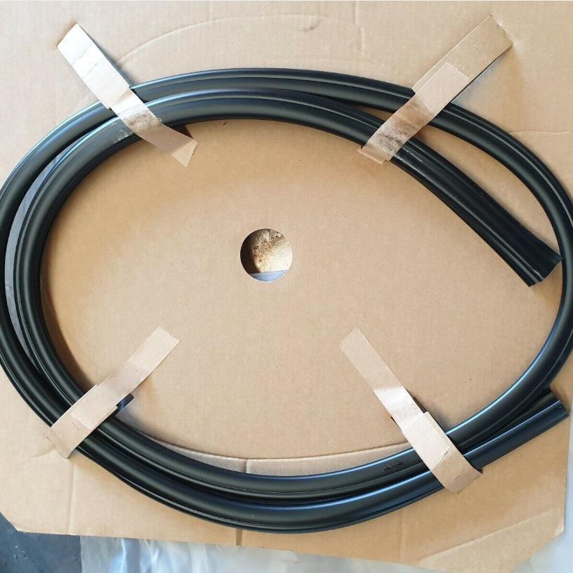 帕杰罗V73前挡胶条前档玻璃密封条挡风饰条风挡压条MR557477