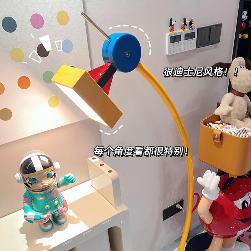 新款直销儿童房孟菲斯客厅落地灯卡通设计卧室钓鱼灯彩色风格几何