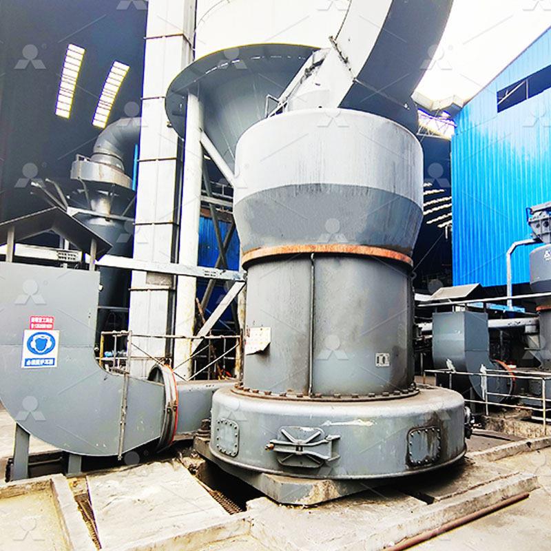 新疆哈密活性炭制粉设备 200目活性炭磨粉机价格 MTW138雷蒙磨