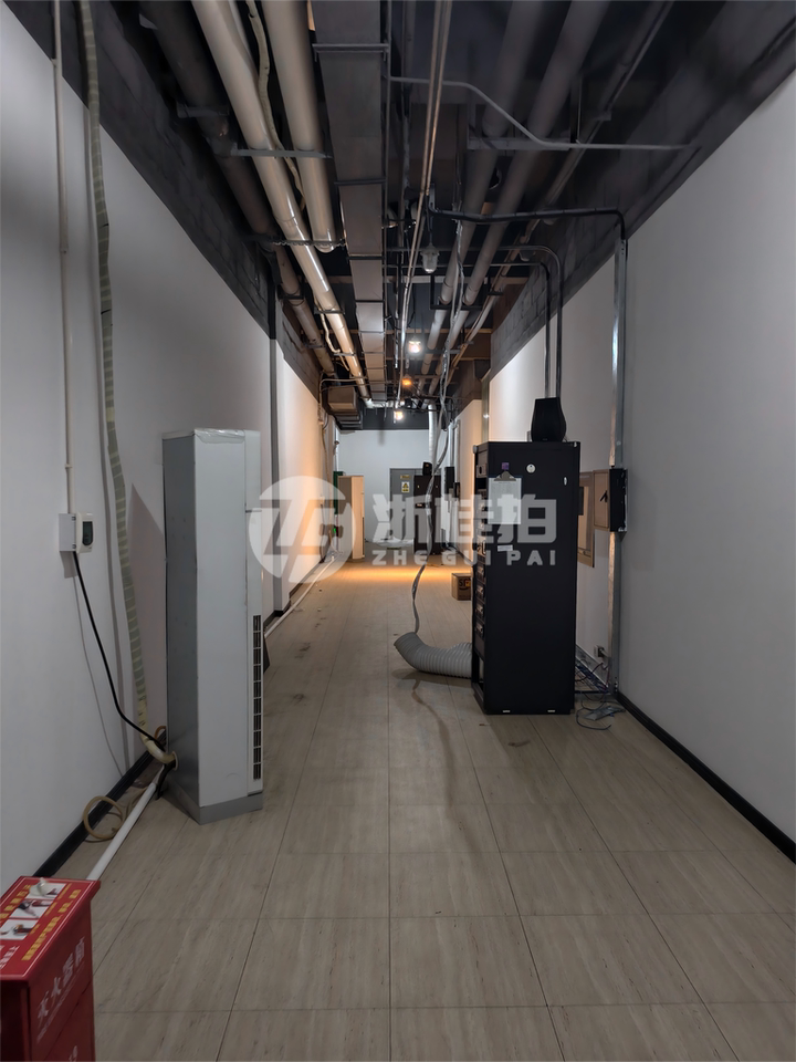 4月16日百色存放于百色市右江区城东大道恒宁城市广场1号四、五楼的影视及办公设备包括点钞机、银幕及架子等共102项网络拍卖公告