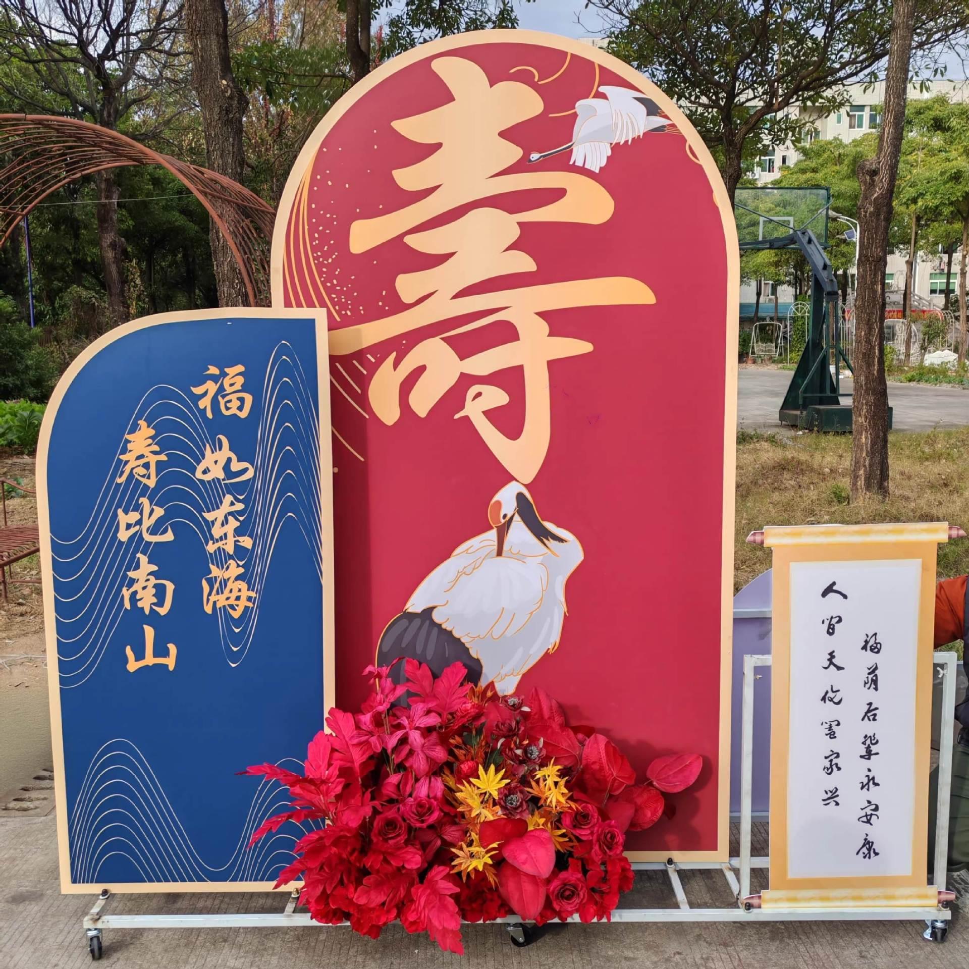 推拉式KT板铁艺支架落地式展示架带轮子酒店宴会厅布置背景装饰图片