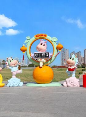 2026马年生肖雕塑彩色萌马组合商场美陈春节装饰品打卡引流摆件