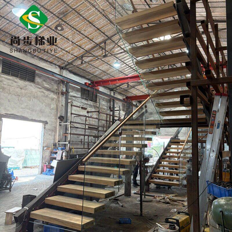 端柚木SM现货-1浮隐藏龙骨U口楼梯配玻璃护型栏柚木实木扶手出悬