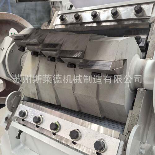 管芯塑料粉碎机管材胶破碎机厂家PVC工强力粉碎备PE管业粉660设碎