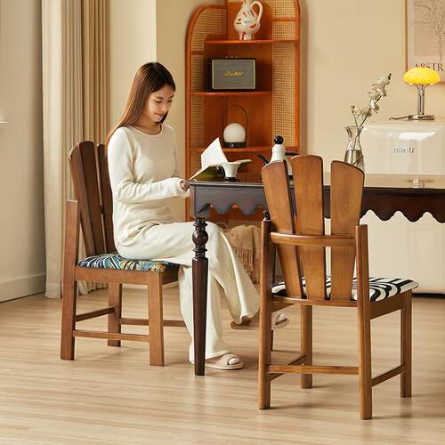 法式中古古风复古木质家用餐椅设计师椅子简约北欧化妆靠背椅孔雀