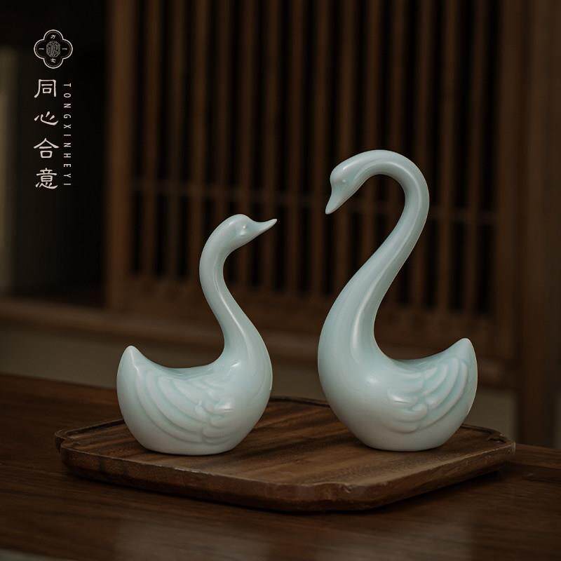 景德镇陶瓷天鹅摆件家居玄关书房新中式桌面装饰乔迁新房新婚礼品