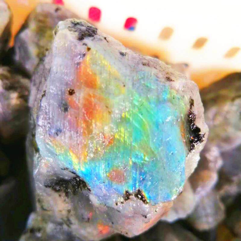 天然彩色拉长石原石 原矿物彩月光石8--12厘米饰品摆件雕刻料