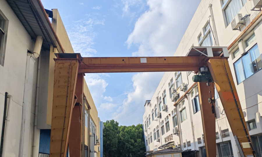 1月23日苏州某公司名下龙门起重机网络拍卖公告