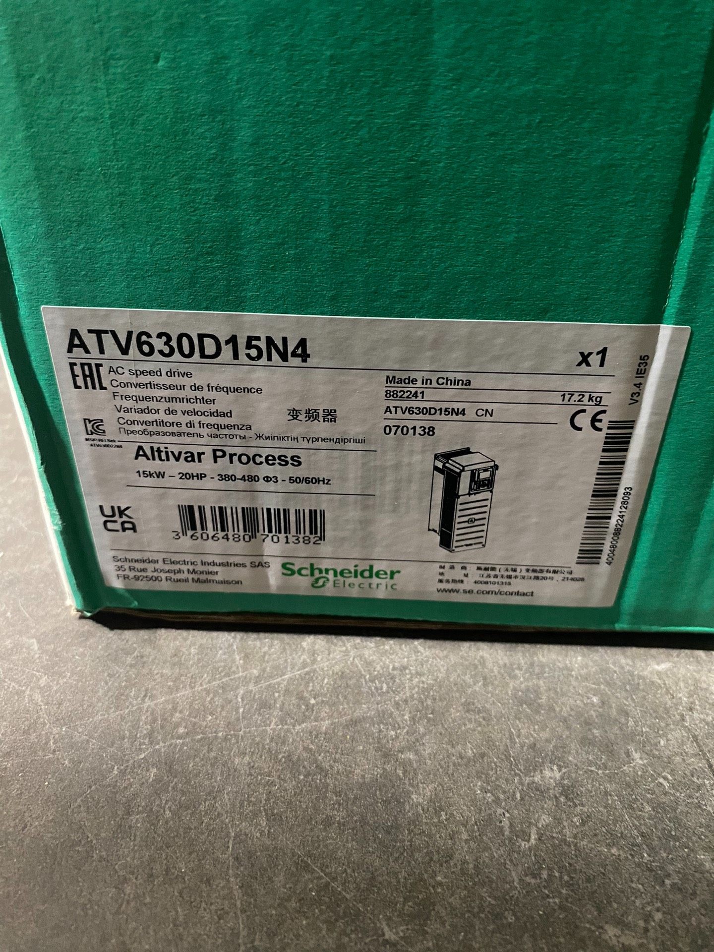 施耐德变频器，型号ATV630D15N4,实物图拍摄，全新原