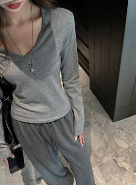 Grey V-neck undershirt women's long sleeved front shoulder