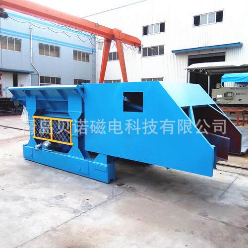 振动加料车青岛贝诺磁电技有限公司设计制作电炉振动加料车