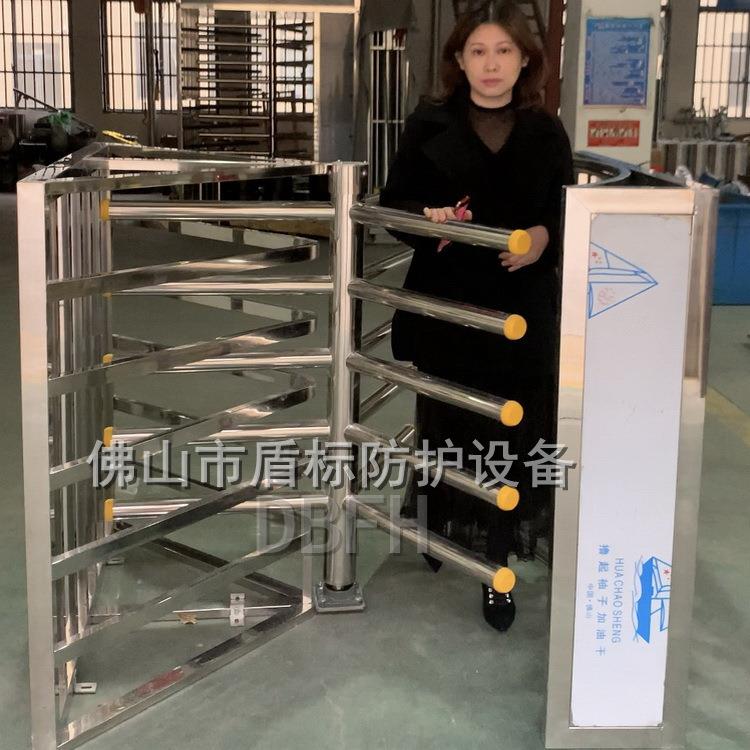 梳齿人行通道门闸车站景区单向门加厚料不锈钢烤漆单项三辊闸厂家