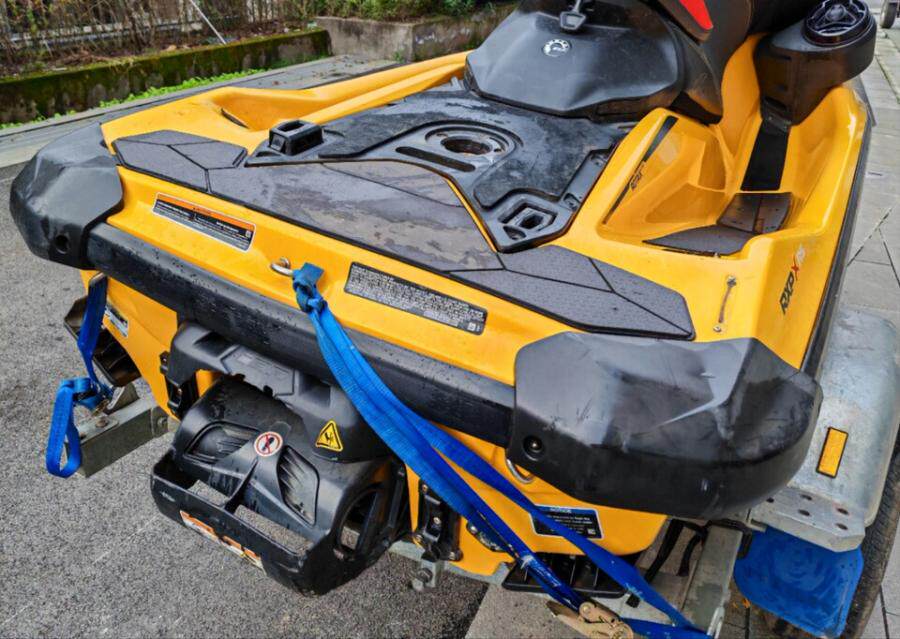 资产处置庞巴迪rxp300摩托艇