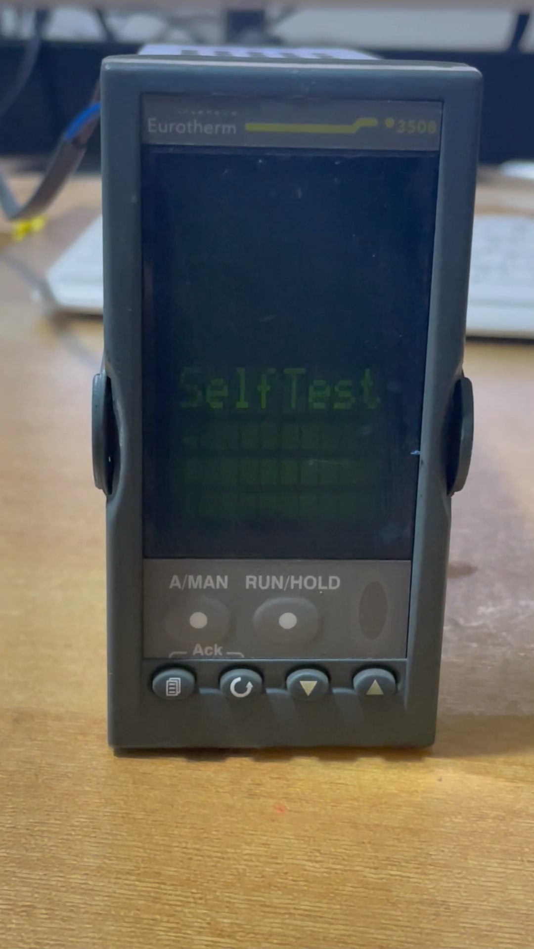 欧陆温控表3508-CC-VH-1-XX-1-1-XXX-G