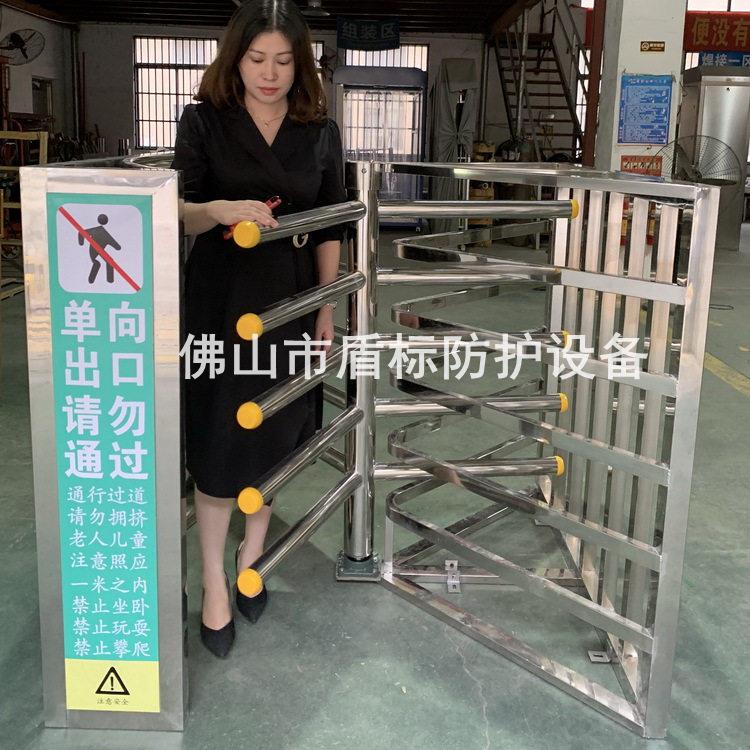 不锈钢门进入通道扎机三排栏杆梳状限半门禹州招远车站向门