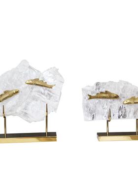现代新中式样板房客厅玄关黄铜金鱼水晶摆件天然石软装饰品摆设