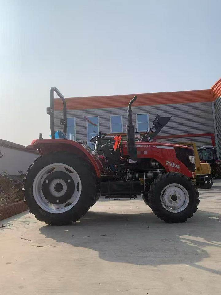 1月1日烟台25年出厂全新704农用拖拉机加重后桥8+8梭式换档四驱二驱可切换带高低速带强升强降网络拍卖公告