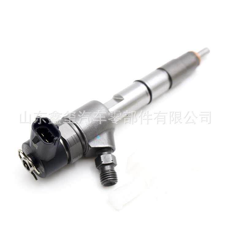 厂价供应重汽豪沃潍柴发动机配件VG15600800276喷油器总成