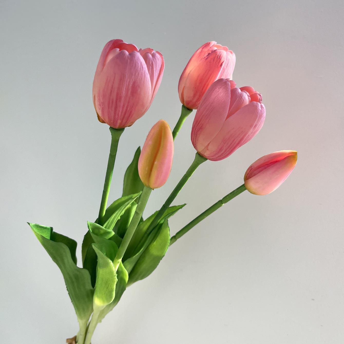 婚庆仿真花手感保湿郁金香花束假花餐桌装饰摆花婚庆假花新娘手捧