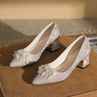 大码婚鞋41一43金色脚宽粗跟香槟色婚礼高跟鞋小码单鞋女花朵秋季