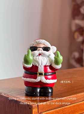 竖中指圣诞老人 纯手工彩绘创意可爱万圣圣诞节迷你桌面摆件礼物