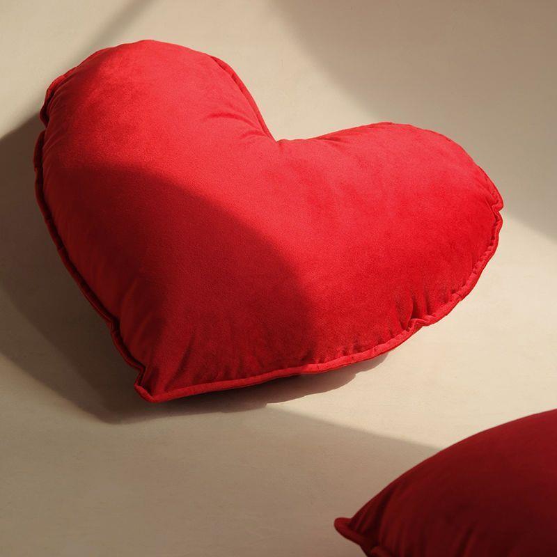 爱心结婚抱枕一对红色喜庆新婚喜字心形枕头创意婚庆靠枕