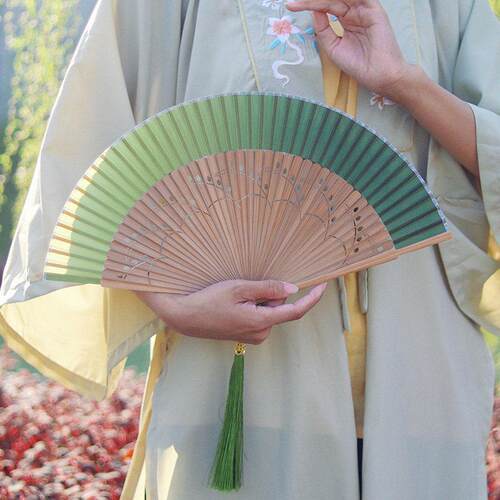 新中式国风女扇旗袍汉服扇子草绿渐层折扇新娘晨袍折叠扇子舞蹈扇