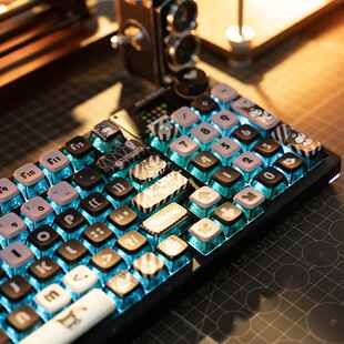 狼蛛F98pro透明黑透客制化机械键盘三模无线 线蓝牙带屏幕旋钮麻