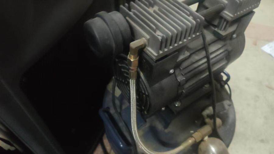 5月5日北京【京械6594】单位淘汰报废处置空压机一台网络拍卖公告