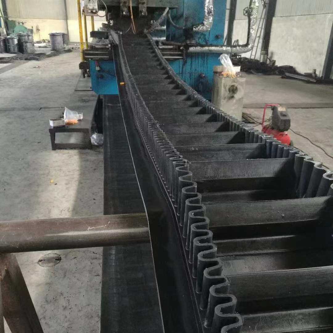 倾角加厚矿山运输设备耐磨爬坡厂家大裙边输送带传送带输送带pvc,五金/工具,传动带,淘宝优惠券,粉丝福利购,淘宝优惠卷