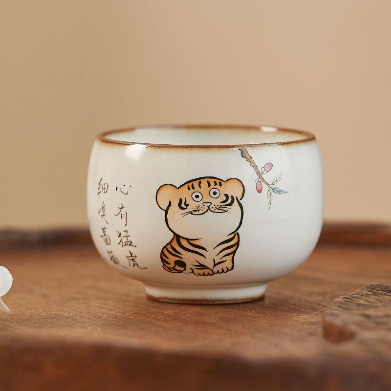 景德镇纯手工手绘可爱小老虎功夫茶杯胖虎汝窑开 片主人粗陶品茗