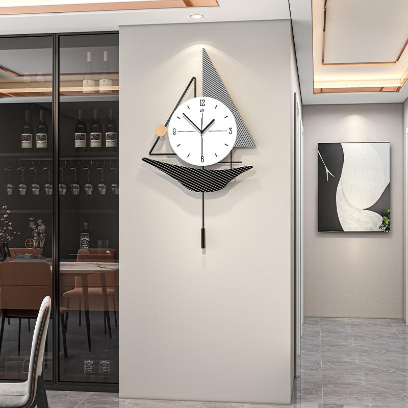 创意装饰钟表挂钟2024新款客厅现代简约餐厅时尚网红挂墙大气高档