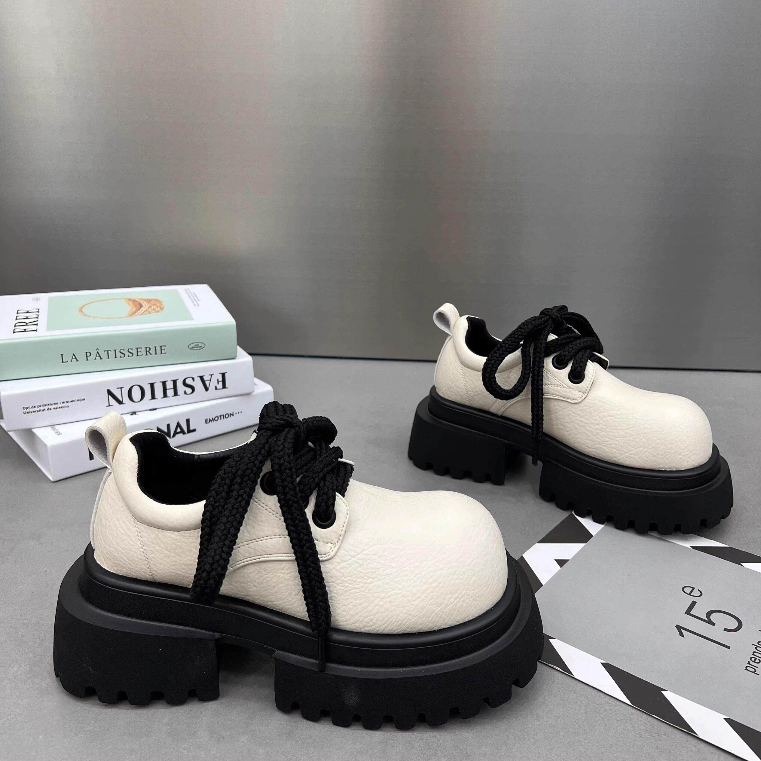 香港真皮厚底白色女式休闲鞋2025秋季新款英伦风格小皮鞋厚底增高