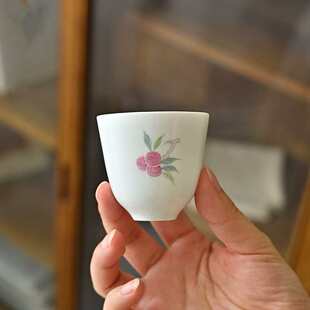 景德镇精工釉上手绘杨梅芭蕉叶白瓷茶杯女士雅致喝茶小杯子文人器