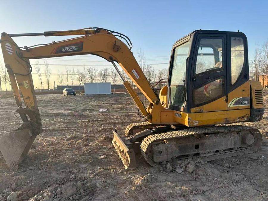 1月22日邢台雷沃65挖机网络拍卖公告