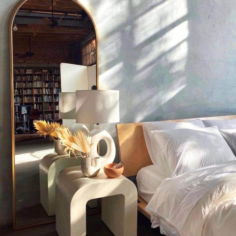 现代简约树脂卧室床头灯个性创意设计师客厅书房书桌照明装饰台灯