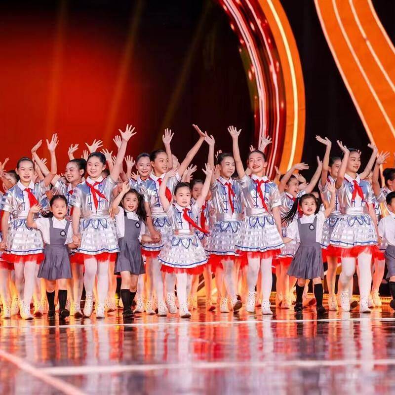 儿童鼓号服演出服音乐节艺术节舞台服国庆节大合唱团舞蹈服表演